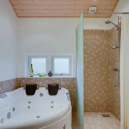 Hunlef - 400m From The Sea In Djursland And Mols By Interhome エーベルトフト
